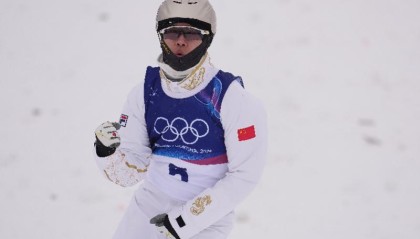 世界杯比赛在线观看地址-最强夫妻！徐梦桃丈夫王心迪险胜，为中国代表团夺得第四金